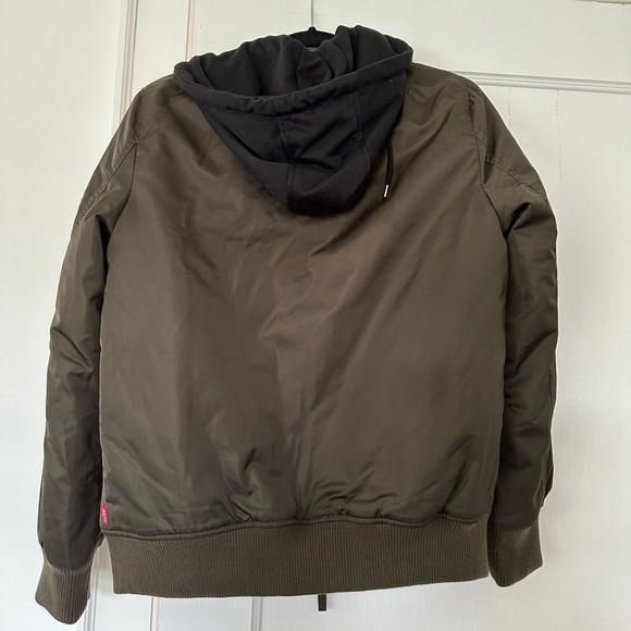 Levi’s Olive Bomber Jacket Women’s Size M - Picture 2 of 2